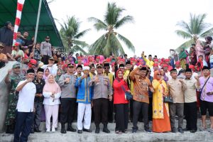 Kapolres Banggai Hadiri Rangkaian Acara Adat Mombowa Tumpe di Kecamatan Batui