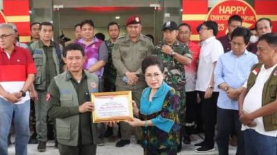 Kepala BNPB Letjen TNI Suharyanto Tinjau Lokasi Banjir Di Manado Dan Berikan Bantuan