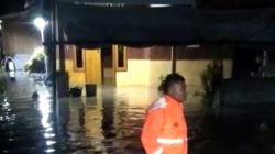 Banjir Menerjang Desa Sambo 13 Rumah Terendam