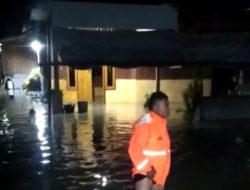 Banjir Menerjang Desa Sambo 13 Rumah Terendam