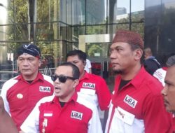 Presiden LSM LIRA Jusuf Rizal Demo Di gruduk kantor KPK Laporkan Dugaan korupsi Rp. 21 Trilyun Di  Pemprov Jawa Timur