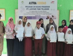 Melalui Astra Cerdas Program CSR Bidang Pendidikan PT LTT Berikan Beasiswa Untuk 9 Anak SD, SMP Di Towiora