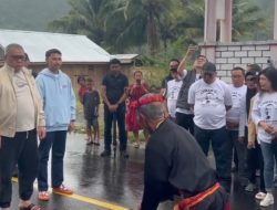 Tiba di Banggai, AA Dan AKA Disambut Ritual Adat